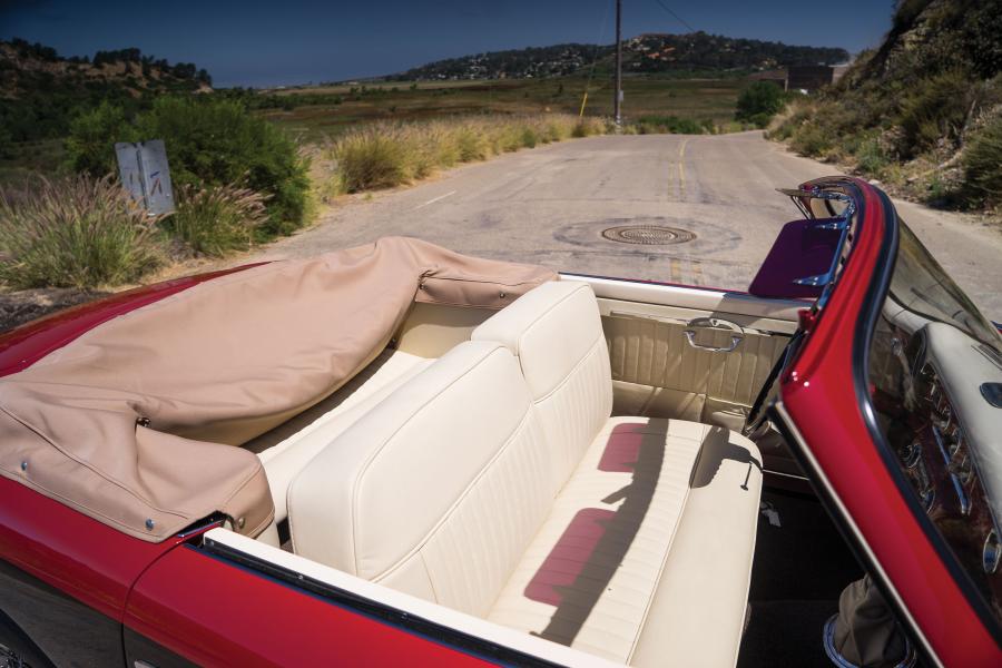 Интерьер Siata-Ford 208S Cabriolet Speciale 1952 года  (фото 23 из 26)
